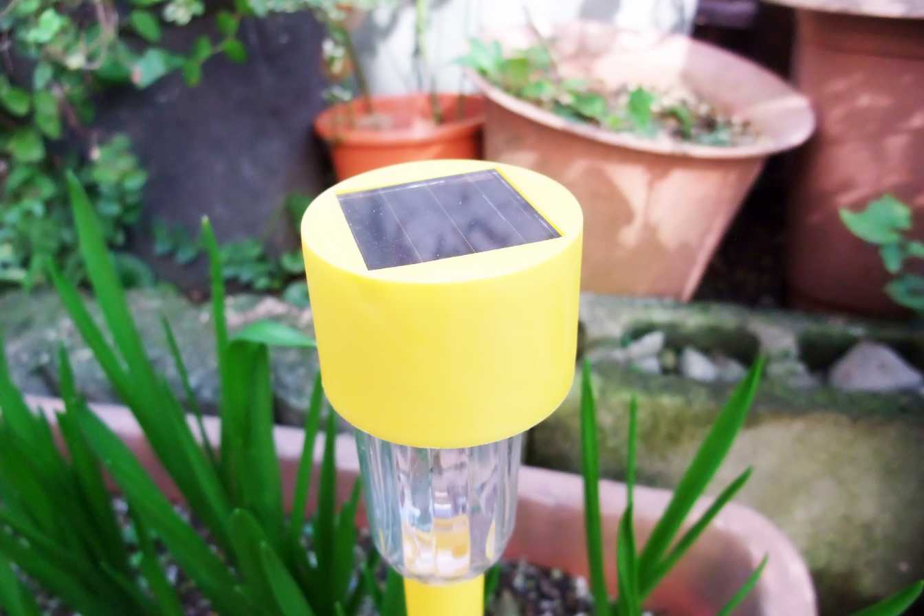 eclairage-exterieur-solaire-puissant-guide-complet-2025-pour-eclairer-votre-jardin-3