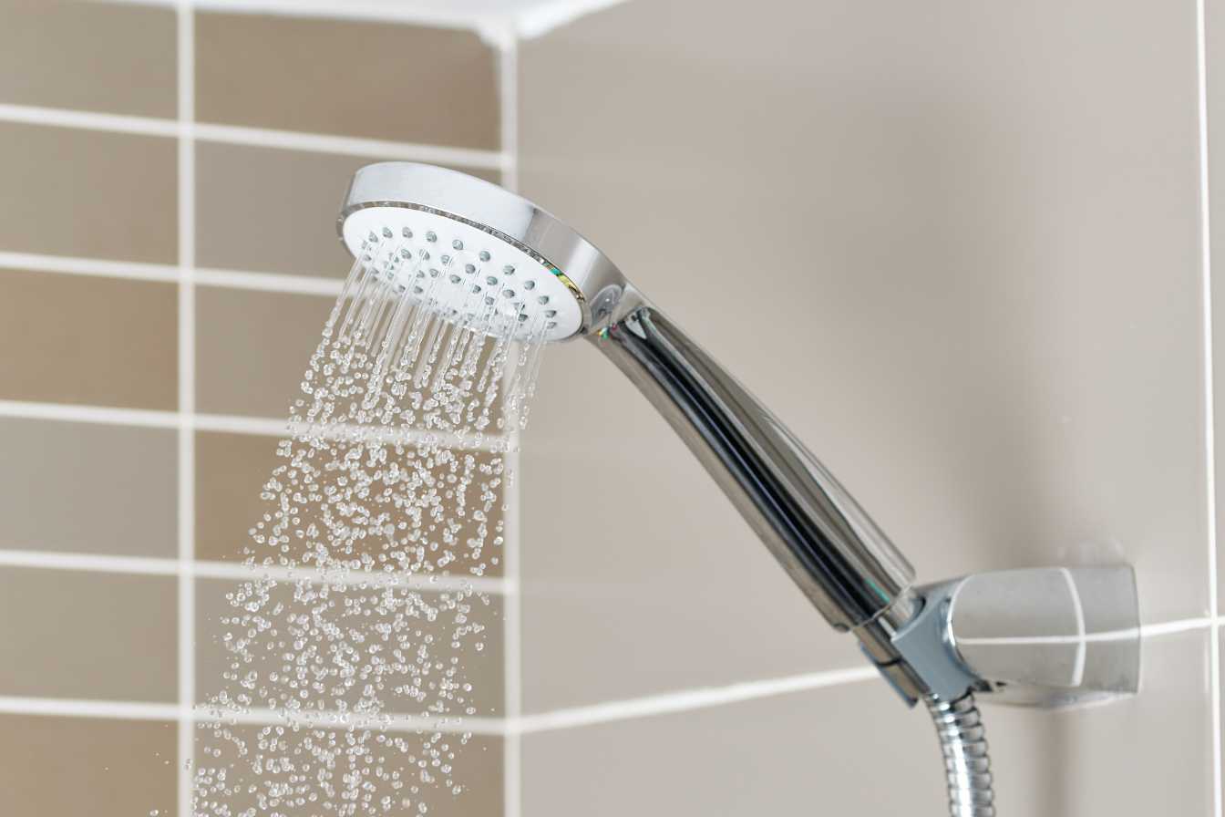 pommeau-de-douche-economique-lequel-choisir-en-2025-pour-reduire-votre-facture-d-eau-2