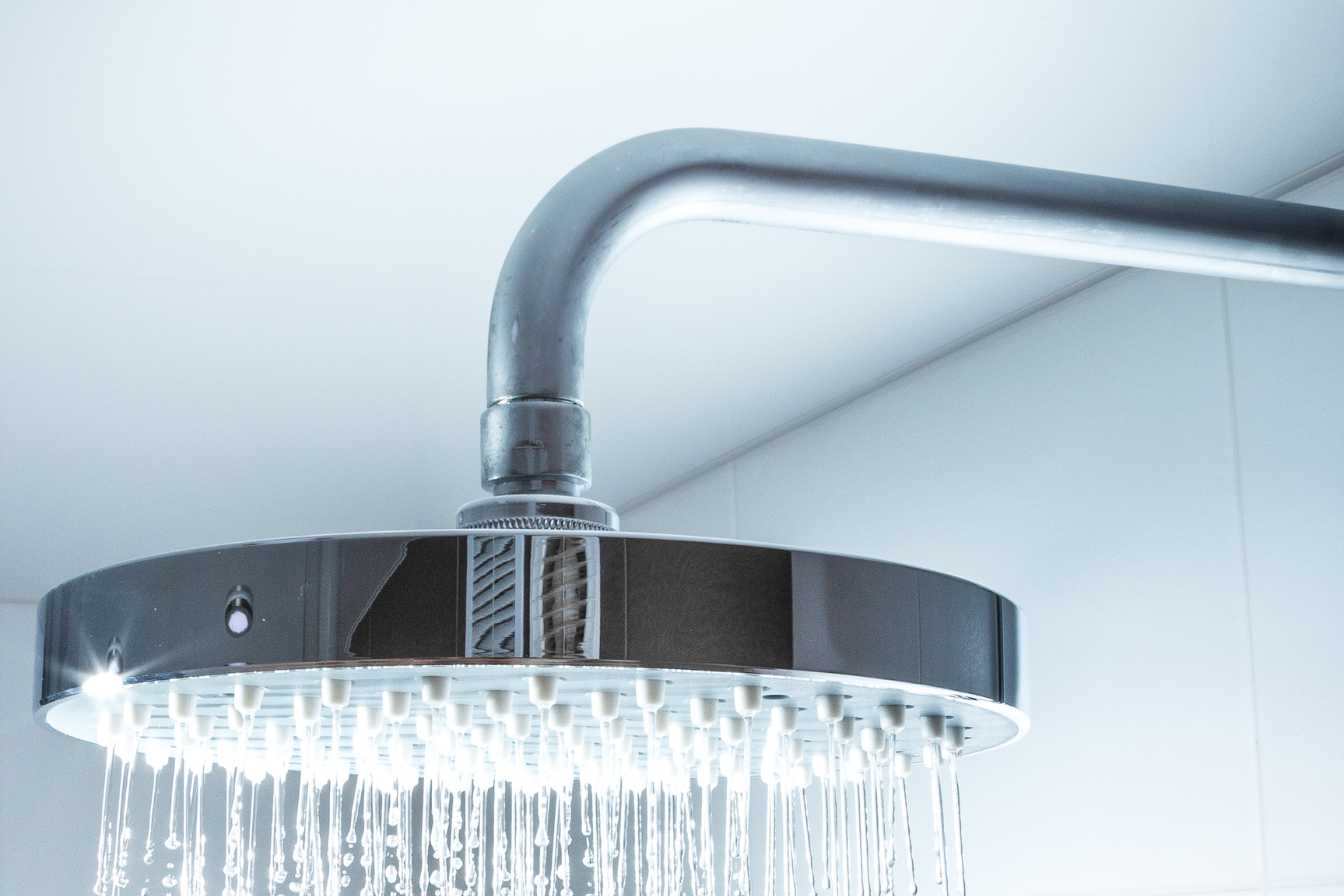 pommeau-de-douche-economique-lequel-choisir-en-2025-pour-reduire-votre-facture-d-eau-3
